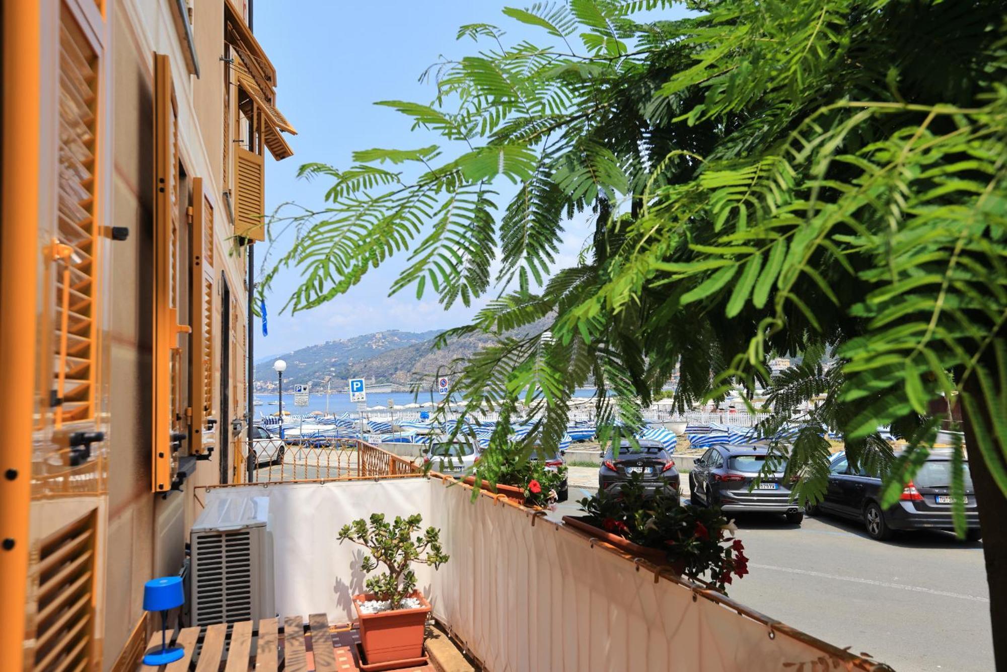 Adamaina - Sea View Apartment With Private Garage Sestri Levante Zewnętrze zdjęcie